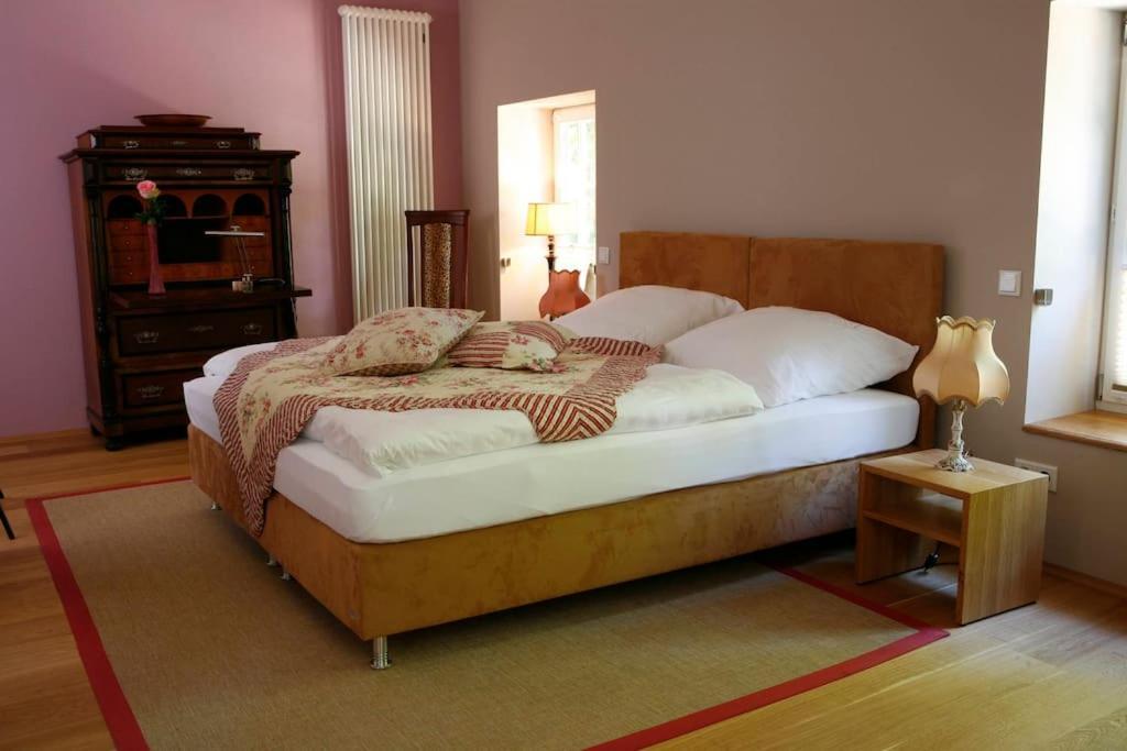 Haus Keppelborg: Zi Antonia Mit Kirchplatzblick Apartment Heek Bagian luar foto