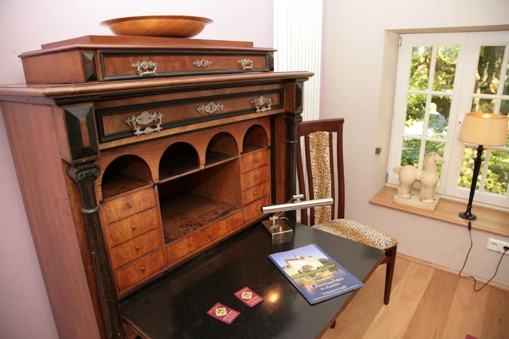 Haus Keppelborg: Zi Antonia Mit Kirchplatzblick Apartment Heek Bagian luar foto