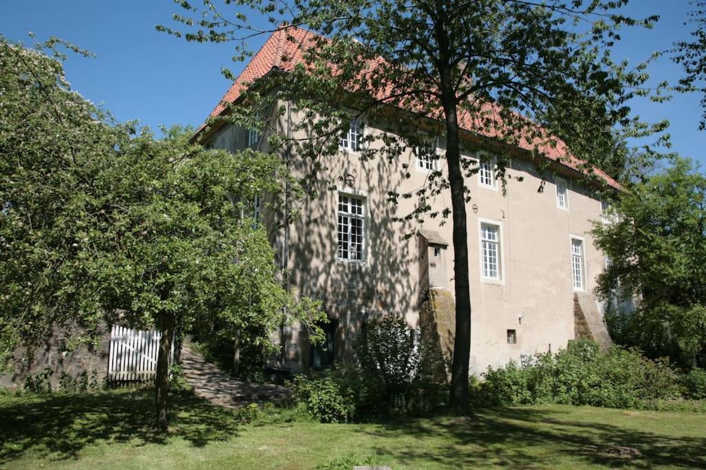 Haus Keppelborg: Zi Antonia Mit Kirchplatzblick Apartment Heek Bagian luar foto
